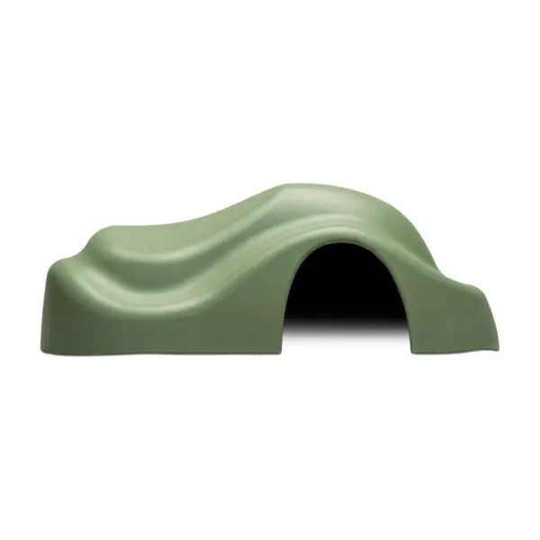 BIOTIC Hide size guide showing a 15.5-centimetre length and 9-centimetre width